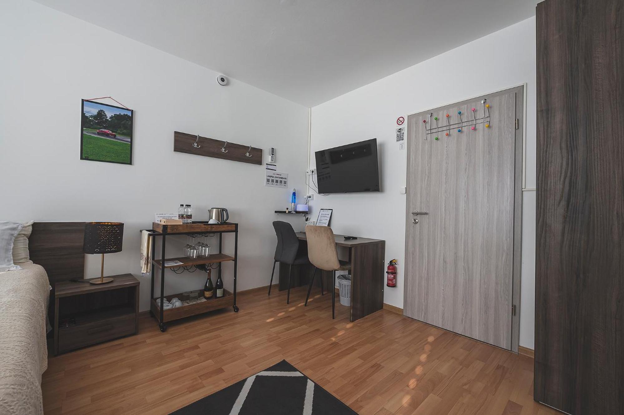 Do Avta Rooms Любляна Екстер'єр фото